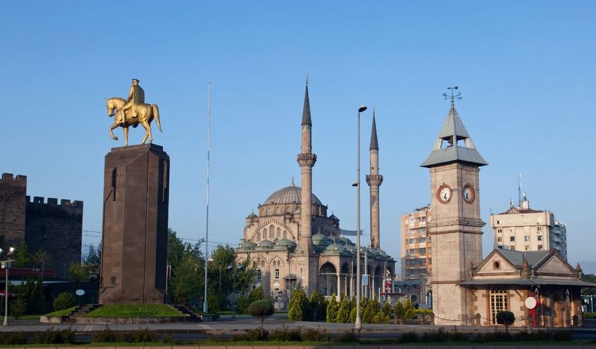 Pınarbaşı ve Sarız’ın ilginç benzerliği! Aynı memleketten geldiler!