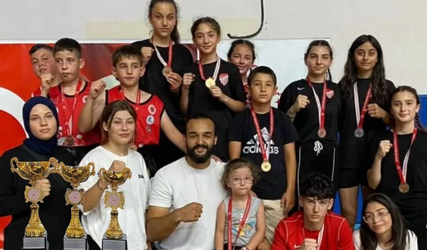 Kayserili minik sporcular kıyasıya yarıştı! Toplam 200 çocuk katıldı