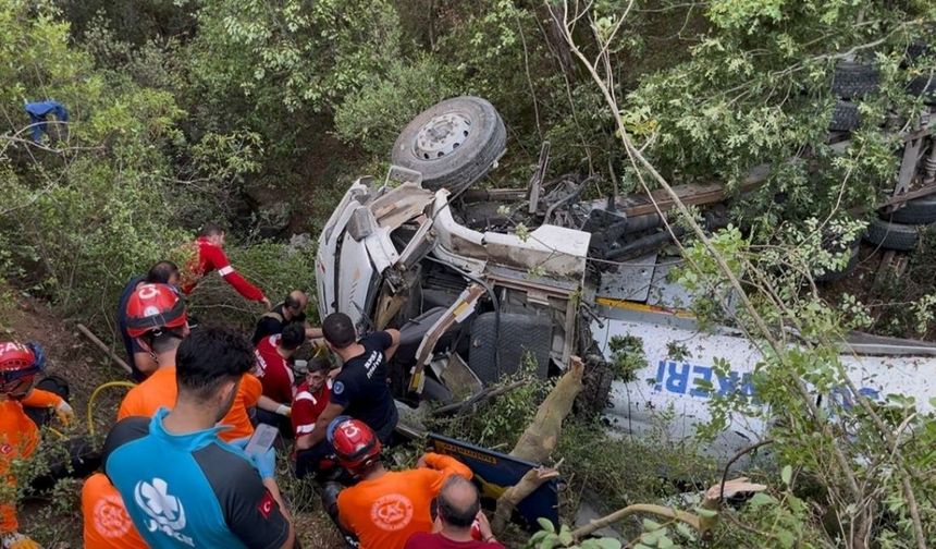 Bursa yangını için yola çıkan su tankeri uçuruma yuvarlandı: Ölü ve yaralılar var!