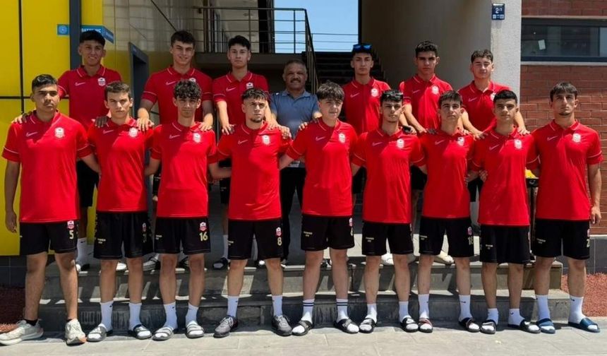 AKİB Başkanı Ali Hızar’dan spora tam destek! Şampiyon takıma sponsor oldu