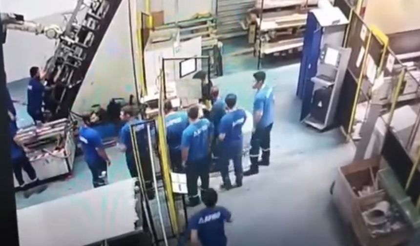 Organize sanayide korkunç kaza! İşçinin sırtına makine saplandı