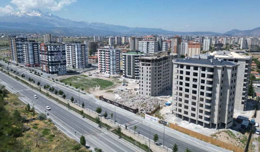 Kayseri’nin o mahallesi baştan sona değişiyor! 6 blok 202 daire için start verildi