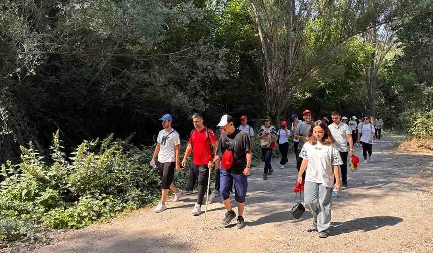 Kayseri’de gençler adım adım gezdi! Belediye’den dikkat çeken etkinlik