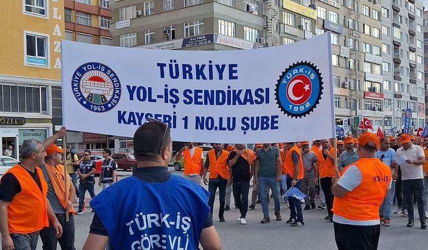 Kayseri'de işçiler ses yükseltti: AK Parti İl binası önünde kargaşa!