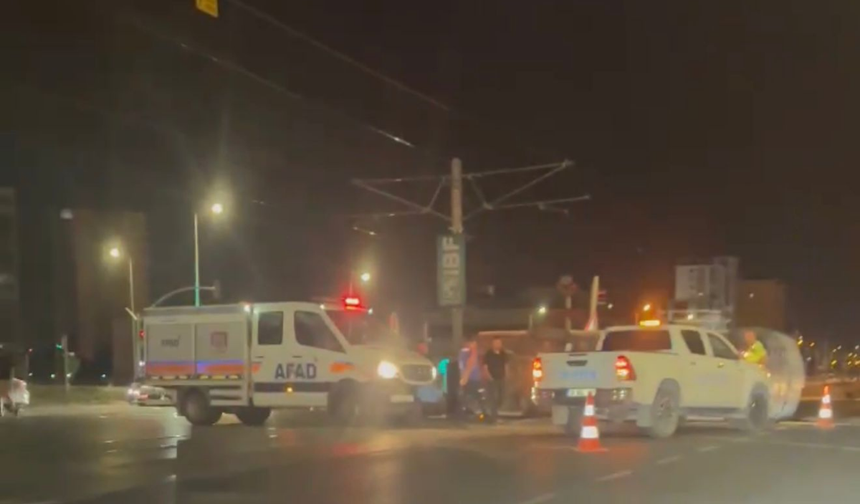 Kayseri Talas'ta gece yarısı şok kaza! Servis devrildi