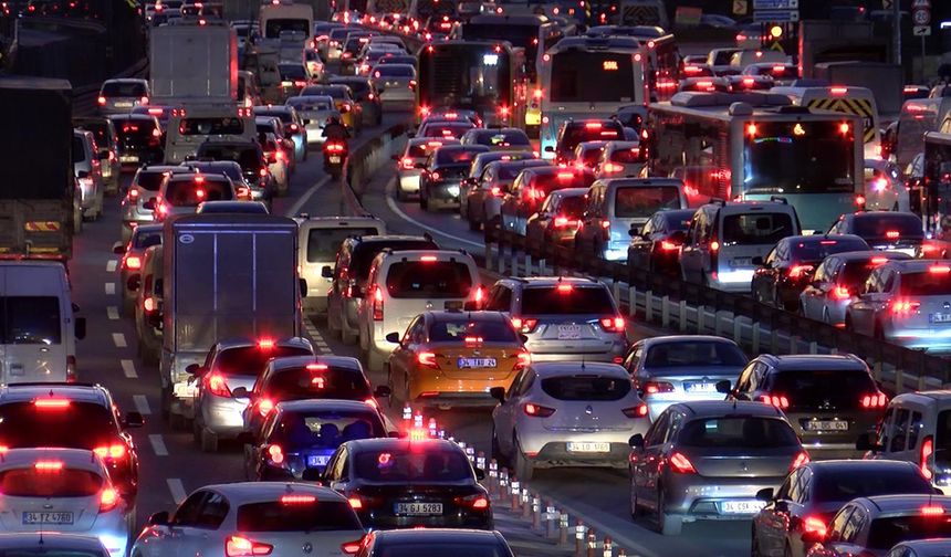 Yeni trafik levhası gündem oldu: İşte anlamı