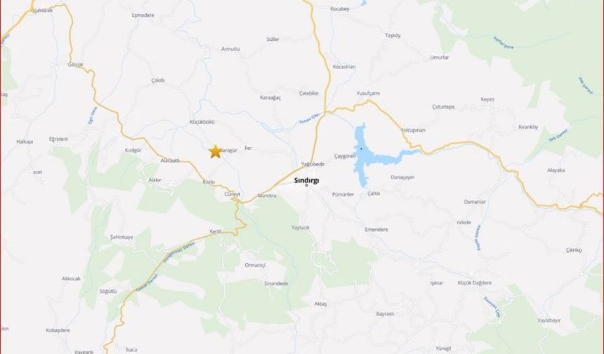4.2’lık deprem sallayıp geçti,vatandaşlar sokağa döküldü