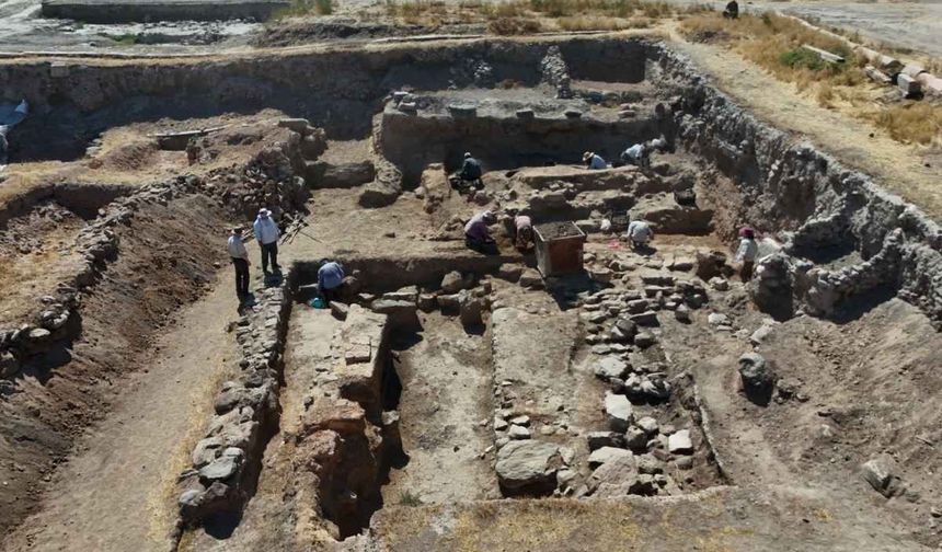Kayseri Kültepe'de sarayın yanında şaşırtan keşif