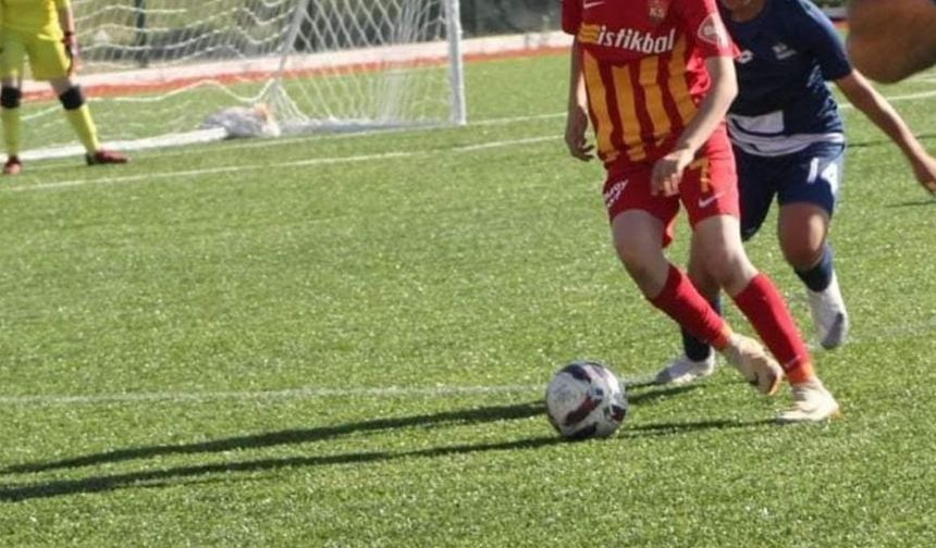 Kayserili genç futbolcu U17 milli takımına çağırıldı!
