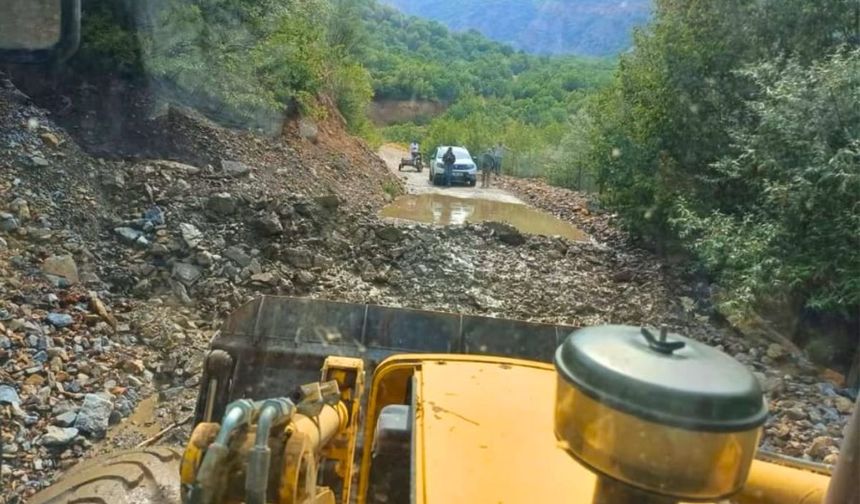 Kayseri’de selin ardından harekete geçtiler! Kapanan yollar yeniden açıldı