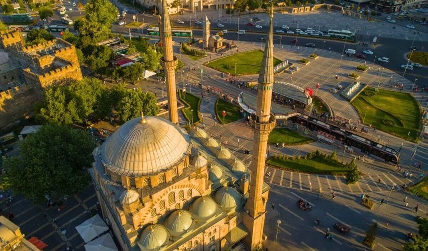 Kayseri’de sıra dışı yarışma: Namazını camide kılana ödül yağacak!