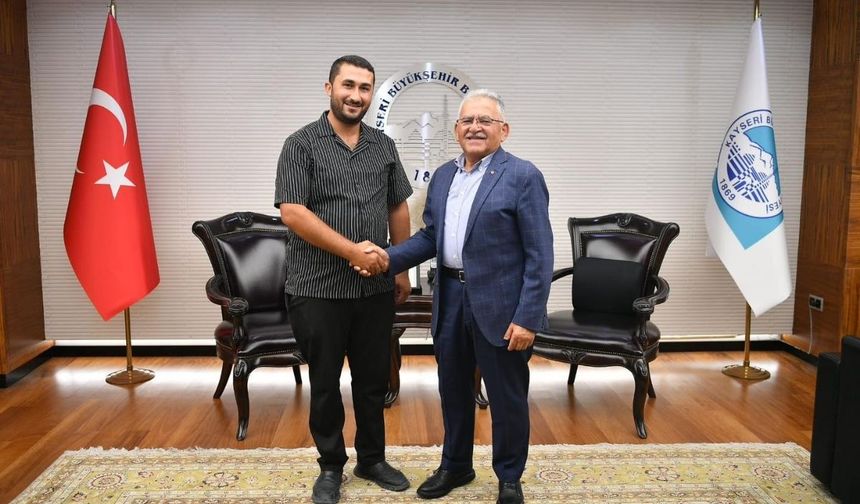 Dev yatırımdan dolayı Memduh Büyükkılıç'a teşekkür etti