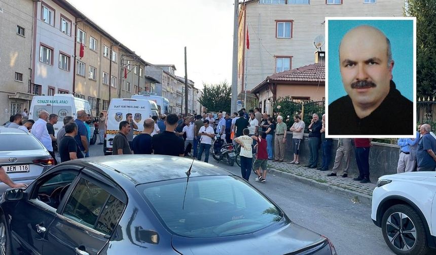Muhtar çalışma masasında ölü bulundu!