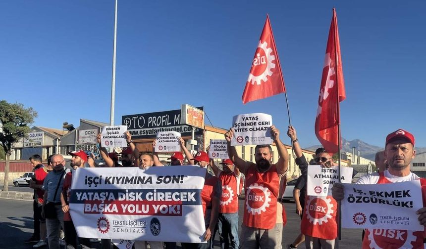 Yataş işçileri fabrika önünde protesto düzenledi