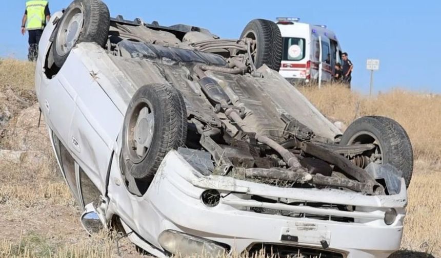 Otomobil şarampole uçtu: Anne ve kızı ölümden döndü
