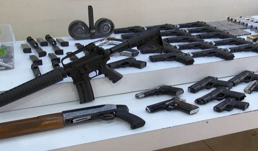 Kayseri’de Yasa Dışı Silah Ticareti Operasyonu: Cephanelik Gibi Evde Yakalandı