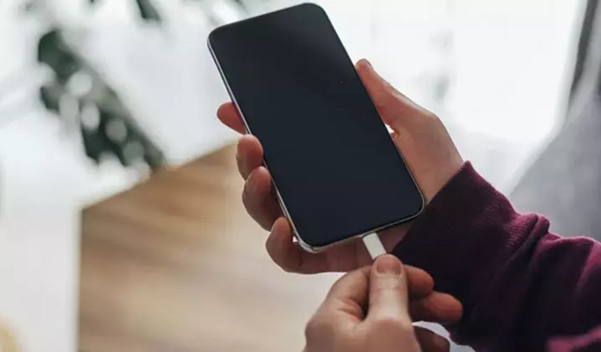 Telefon sahiplerine önemli uyarı: Artık bunu 1 kez bile yapmamanız gerek!