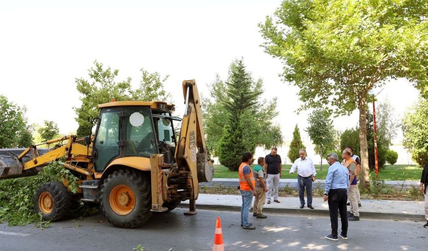 Başkan Yalçın, Ekipleriyle bir arada