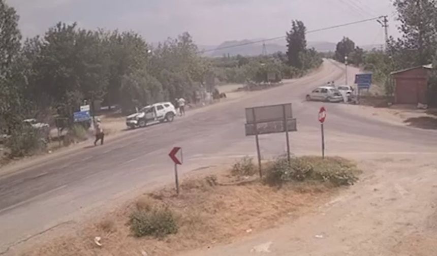 Cip ile otomobil çarpıştı: Biri bebek 4 yaralı