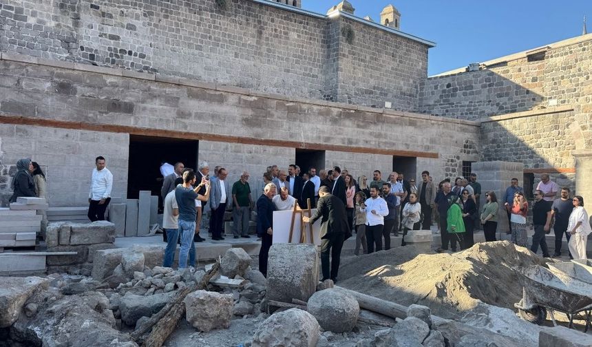 Kayseri Kent Konseyi Tarihi Gön Hanı, Vezir Hanı ve Bedesten’de incelemelerde bulundu