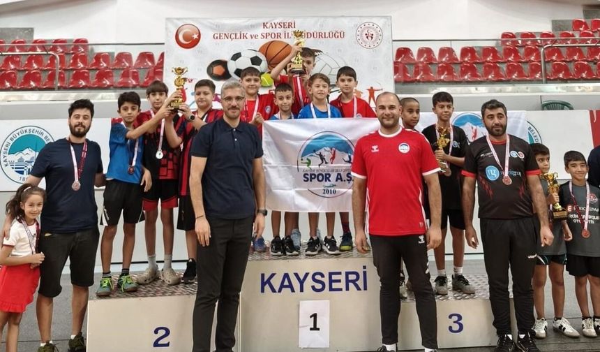 Kayserili miniklerden büyük başarı
