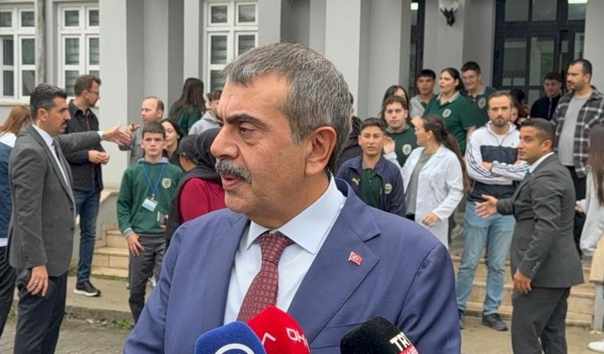 Nöbetçi öğretmen Bakan Tekin’i veli sandı