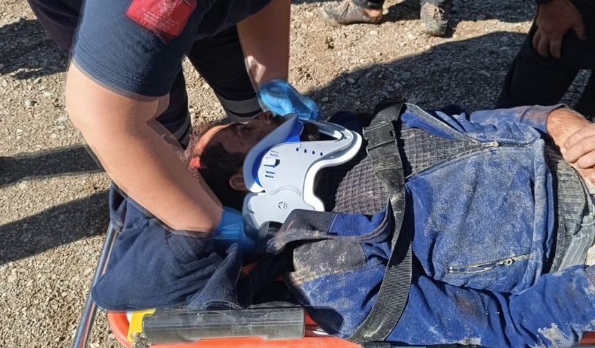 Adana Kozan'da kamyon uçuruma yuvarlandı: Sürücü hayatını kaybetti