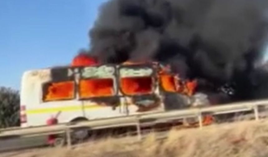 Öğrenci servisinin çarptığı motosiklet sürücüsü feci şekilde can verdi!