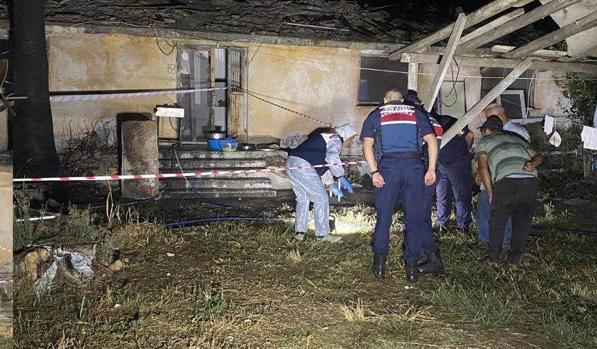 Annesinin yanında çalıştığı adamı öldürdü! Annesi ağır yaralı