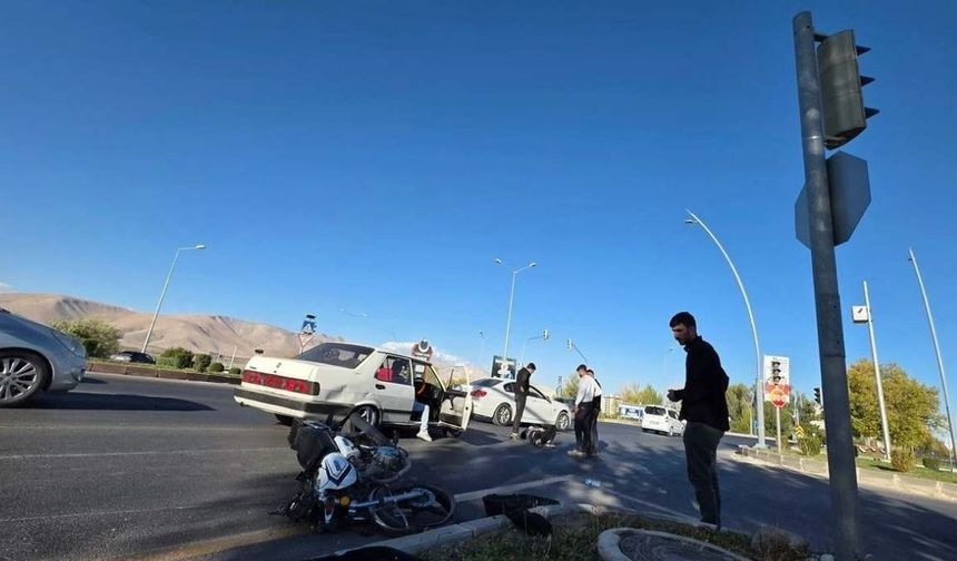 Niğde’de feci kaza: Motosiklet sürücüsü yola savruldu!