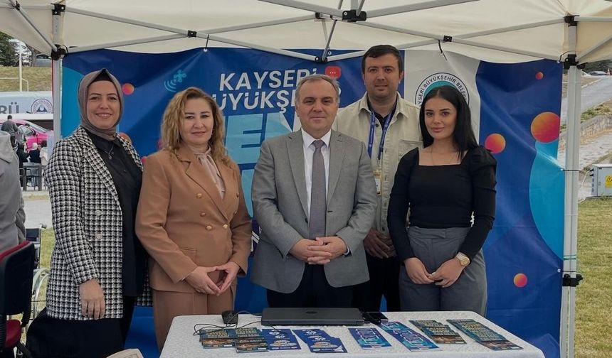 Kayseri Belediyesi kampüste: gençlerle birebir temas