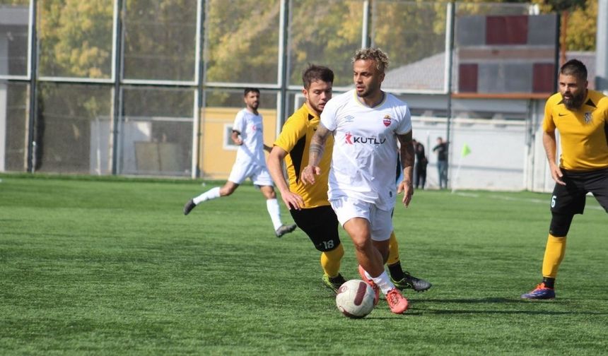Kocasinan Şimşekspor evinde 4 yedi