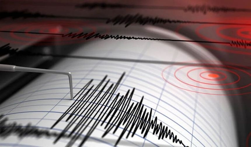 Balıkesir Sındırgı’da 6.1 büyüklüğünde deprem! Vatandaşlar sokağa döküldü