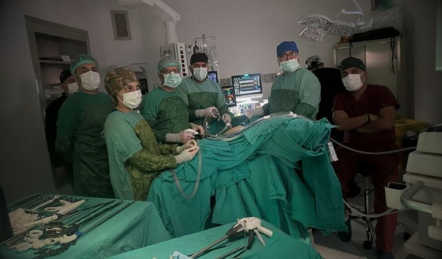 Kayseri'de de olmuştu! Rahmi olmayan kadına vajina yapıldı