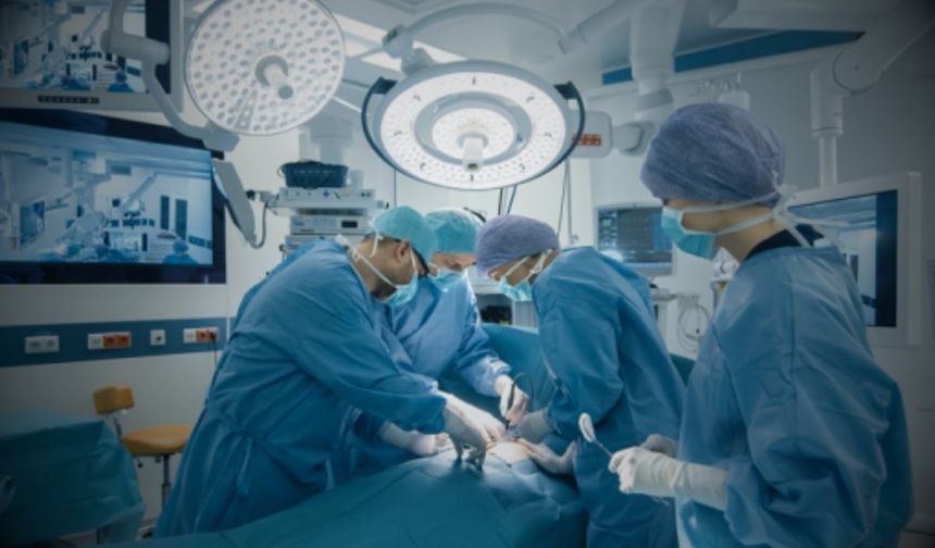 Tıp dünyasına damga vuran mucize ameliyat: Kopan baş yeniden vücuda bağlandı!