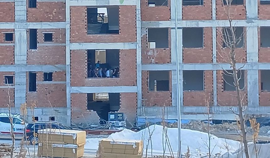 Malatya Doğanşehir’de kalıp çökmesi: 2 işçi yaralandı