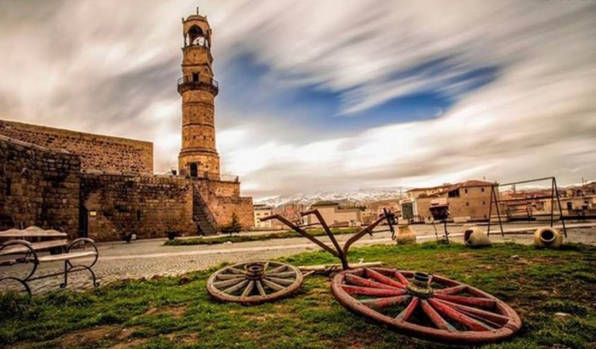 Niğde Kalesi’nin sırları ortaya çıkıyor