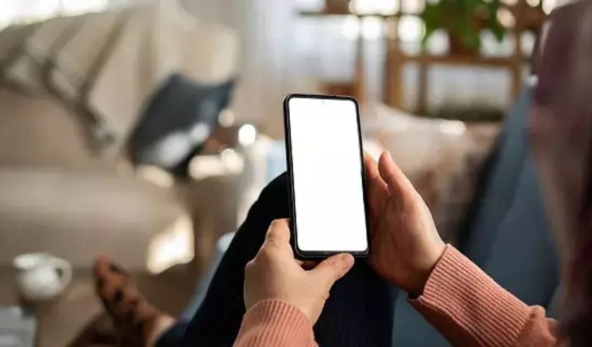 Cep telefonunuzu başkasına kullandırmayın: Büyük risk açıklandı