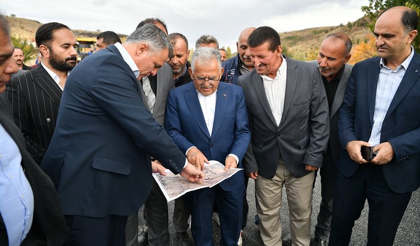 Kayseri Büyükşehir’den Tomarza’ya 10 bin ton asfalt ve 23 bin metrekare parke desteği