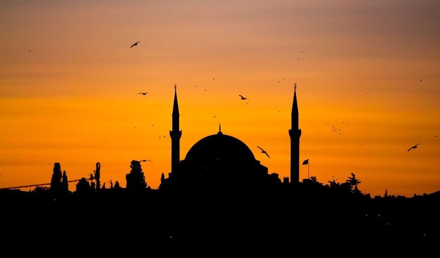 Üç aylar ne zaman başlayacak? Diyanet 2025 takvimine göre tarihler belli oldu