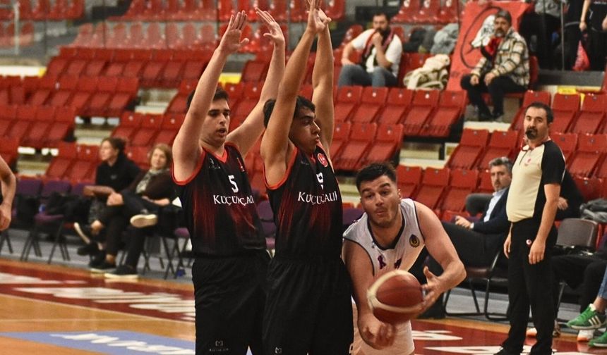 Okullar arası Basketbol Genç A İl birinciliği kadir has spor salonunda