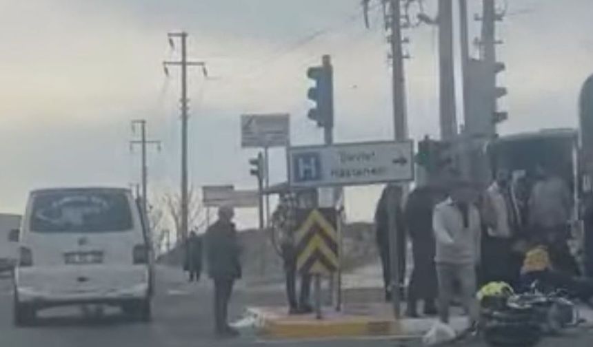 Niğde'de otomobil ile motosiklet kafa kafaya çarpıştı!