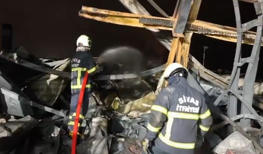 Kimya fabrikasında büyük yangın! Sivas’tan destek ekibi gönderildi