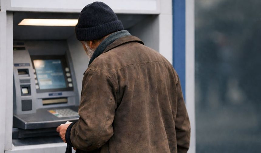 Emekli Maaşlarında şok artış: 20 Bin TL’ye çıkan maaşlar yürürlüğe girdi!