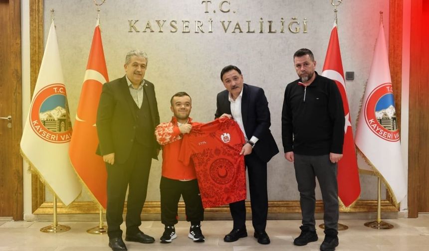Engelleri aşan sporcuya; Vali Gökmen Çiçek'ten tebrik gecikmedi