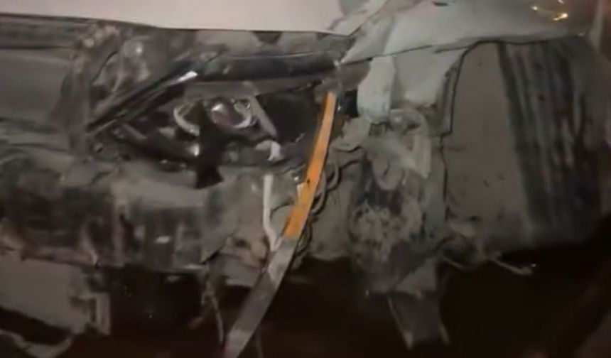 Niğde'de kontrolünü kaybeden otomobil bariyerlere uçtu!