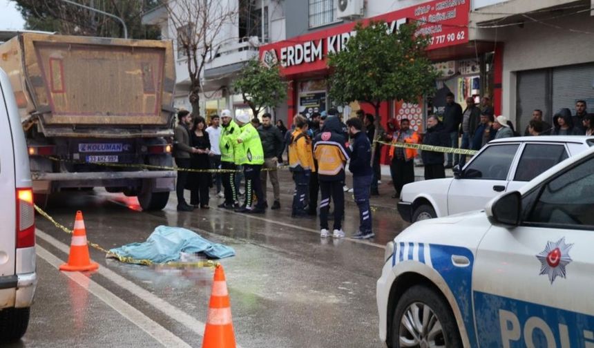 Adana’da kamyonun çarptığı yaşlı adam hayatını kaybetti