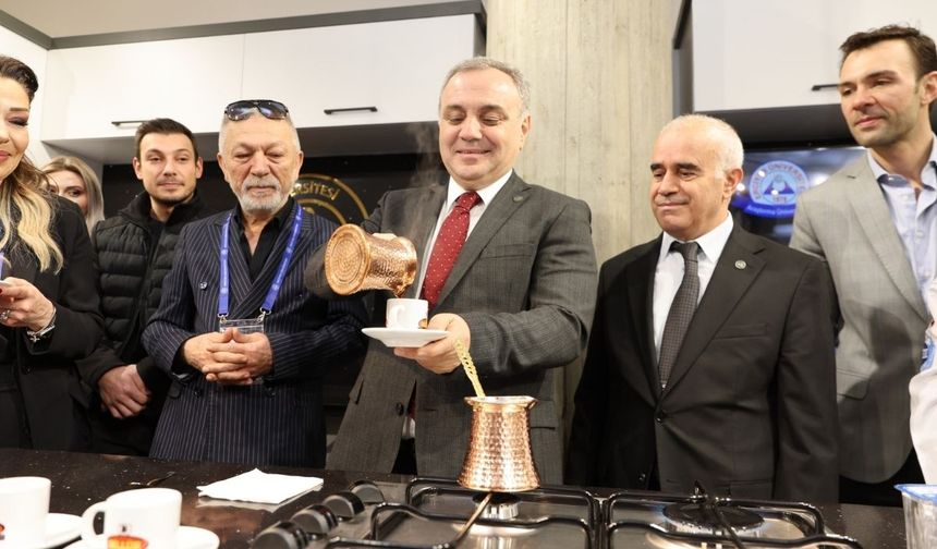 ERÜ’de kahve kokusu yükseldi: Erciyes Kahve Günü yoğun ilgi gördü