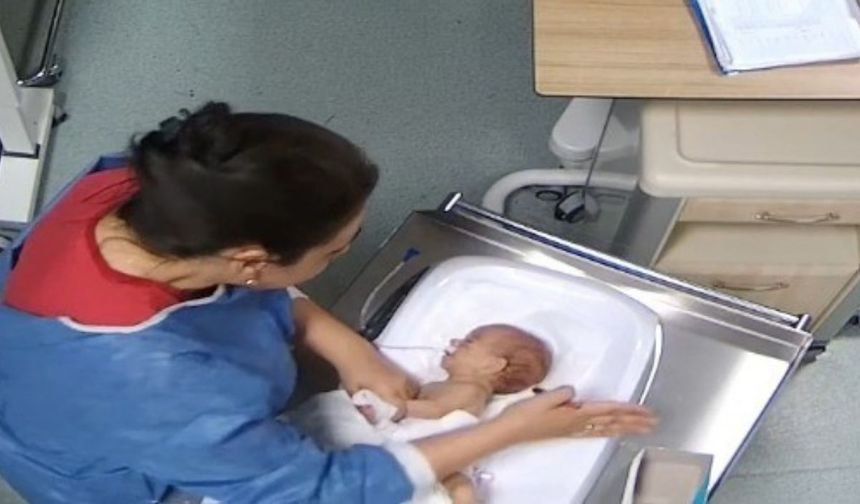 5 günlük bebeğe şiddet uygulayan hemşireden pes dedirten savunma!
