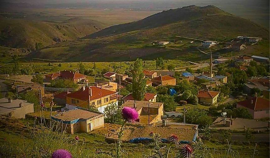 Kayseri'de bir cemaati̇n izinde saklı kalan köy